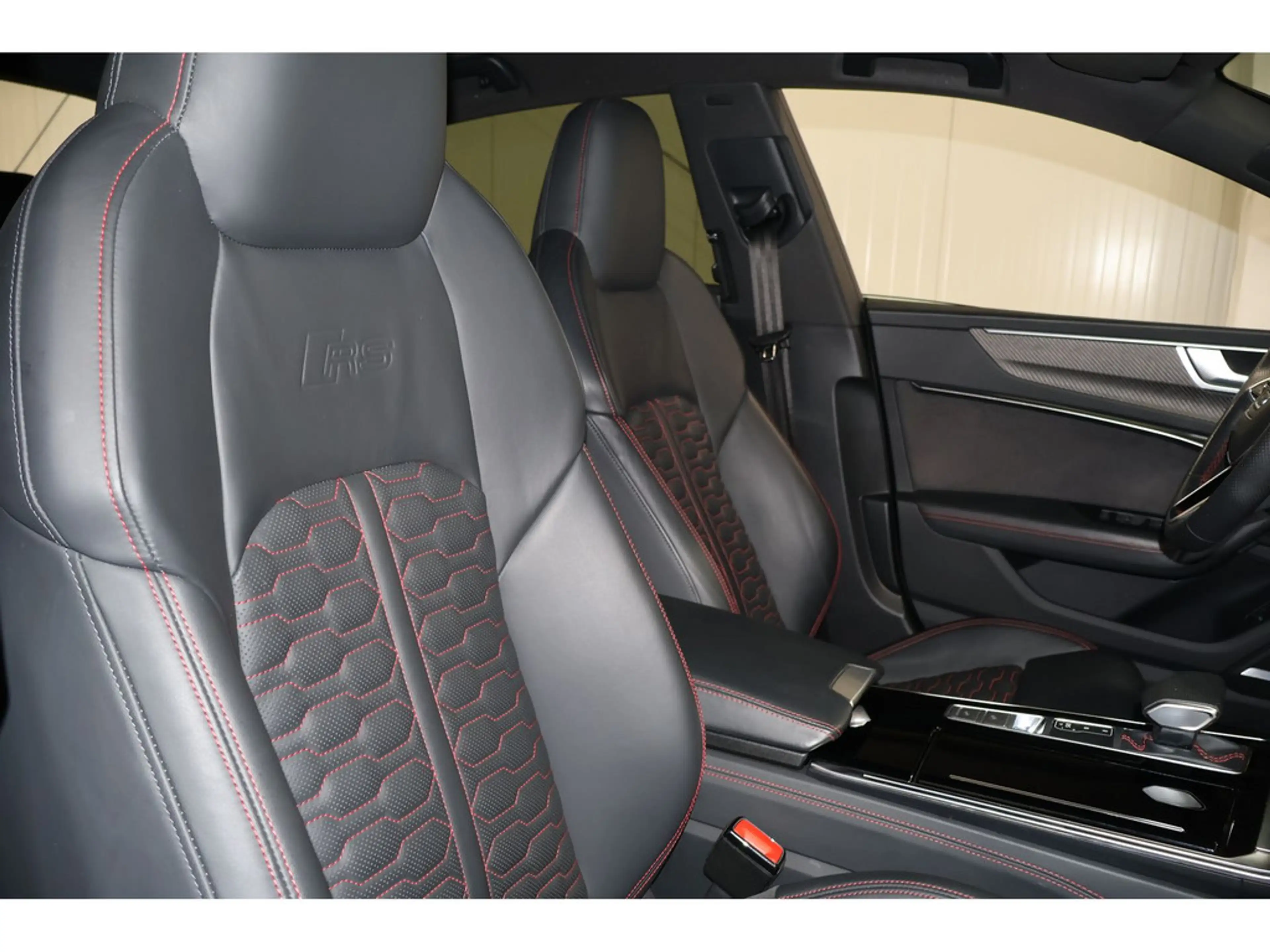 Audi RS7 — photo 7