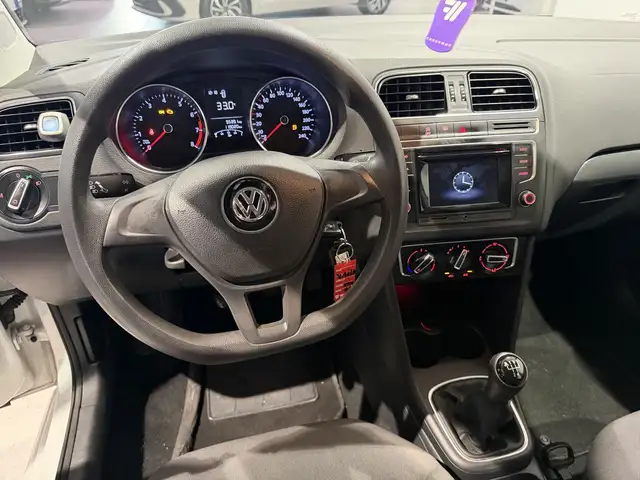 Volkswagen Polo view 11