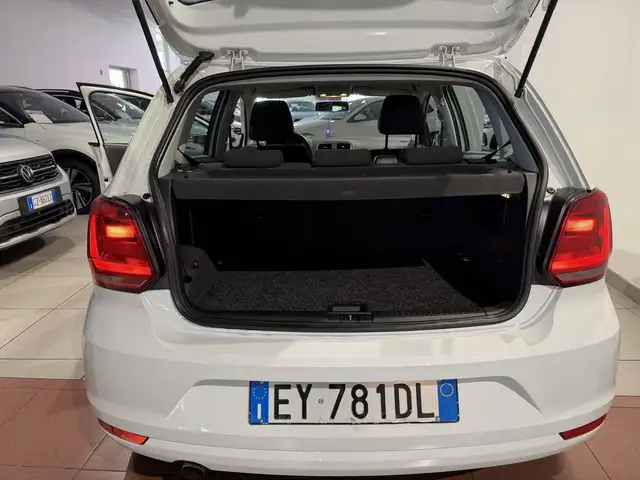 Volkswagen Polo view 9