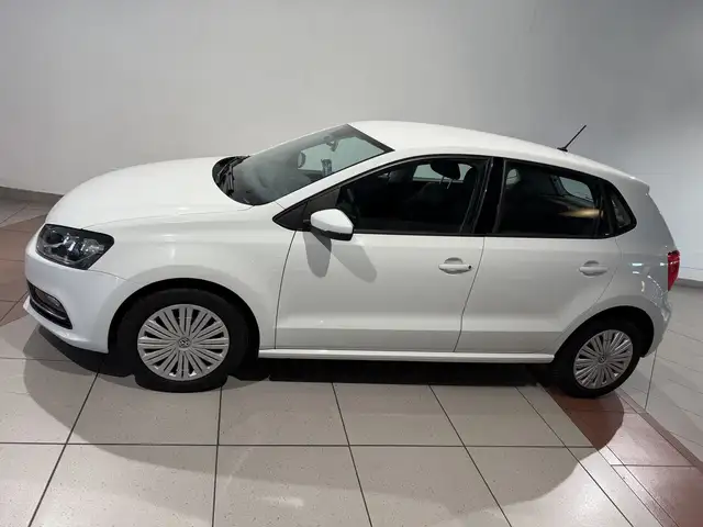 Volkswagen Polo view 2