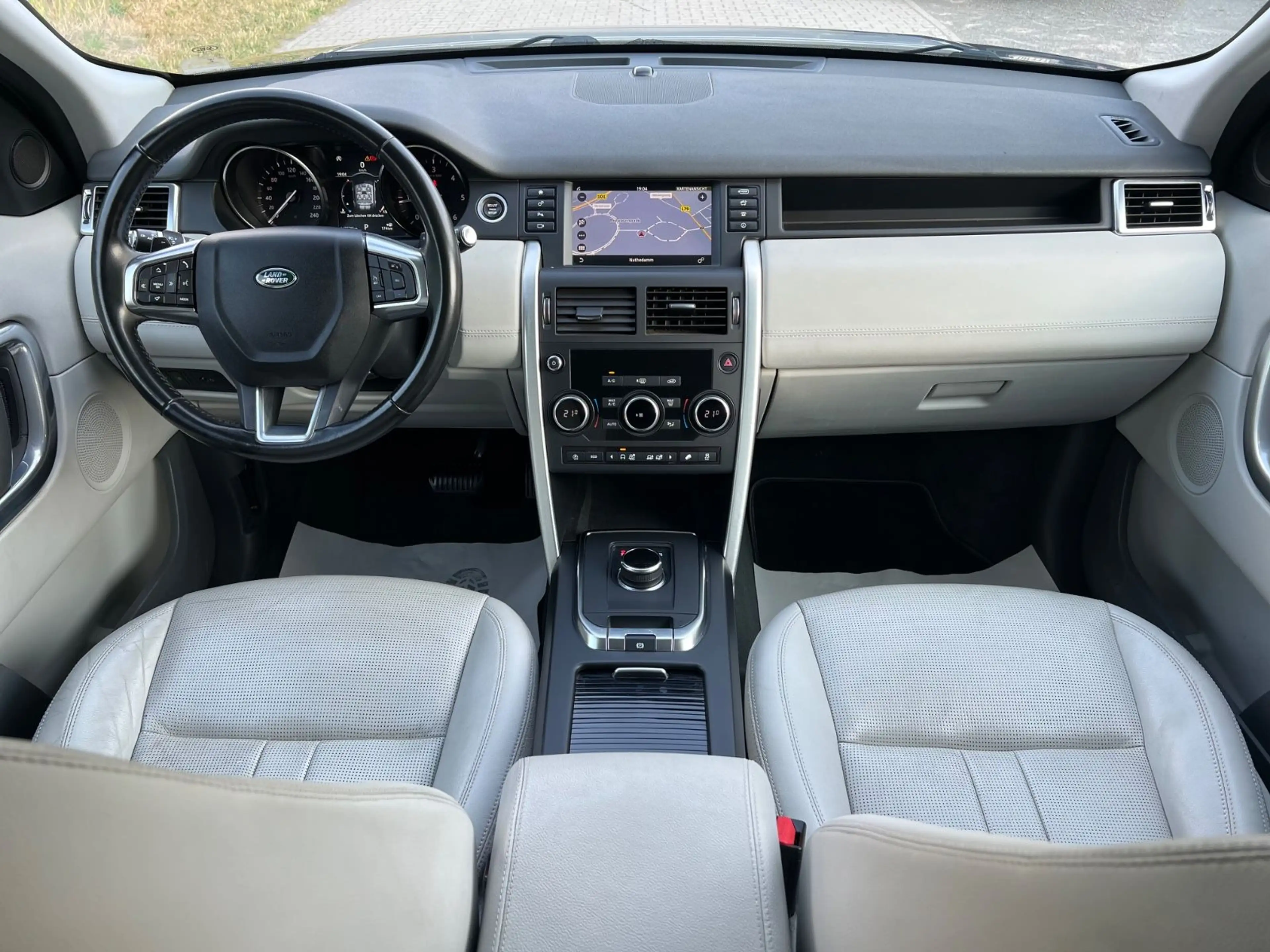 Land Rover Discovery Sport HSE*AUTOMATIK*BI-XENON*LEDER*CAM — photo 14