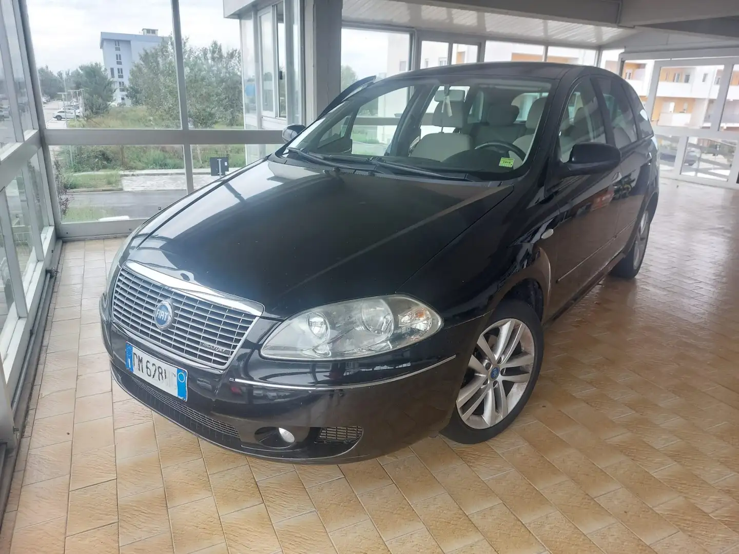 Fiat Croma 1.9 JTD 150CV DIESEL PREZZO PER COMMERCIANTI Nero - 1