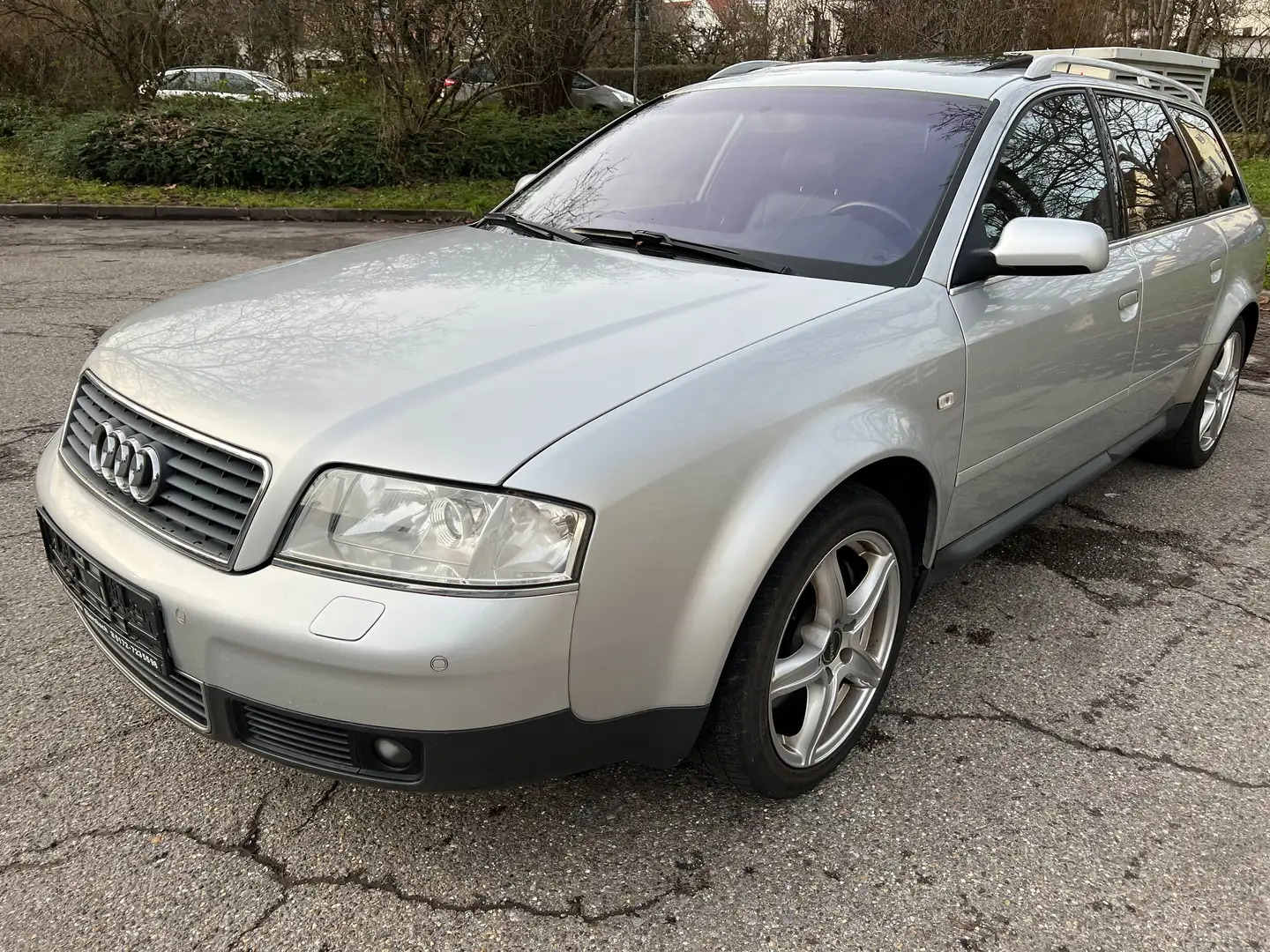 Audi A6 Avant 4.2 quattro srebrna - 1
