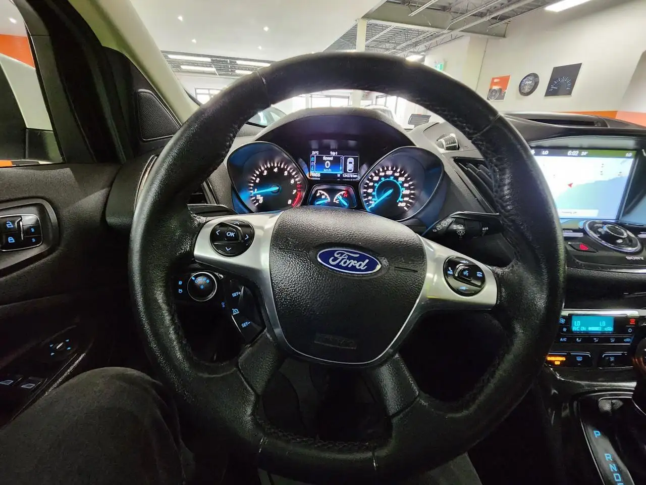 Ford Escape снимка Ford Escape