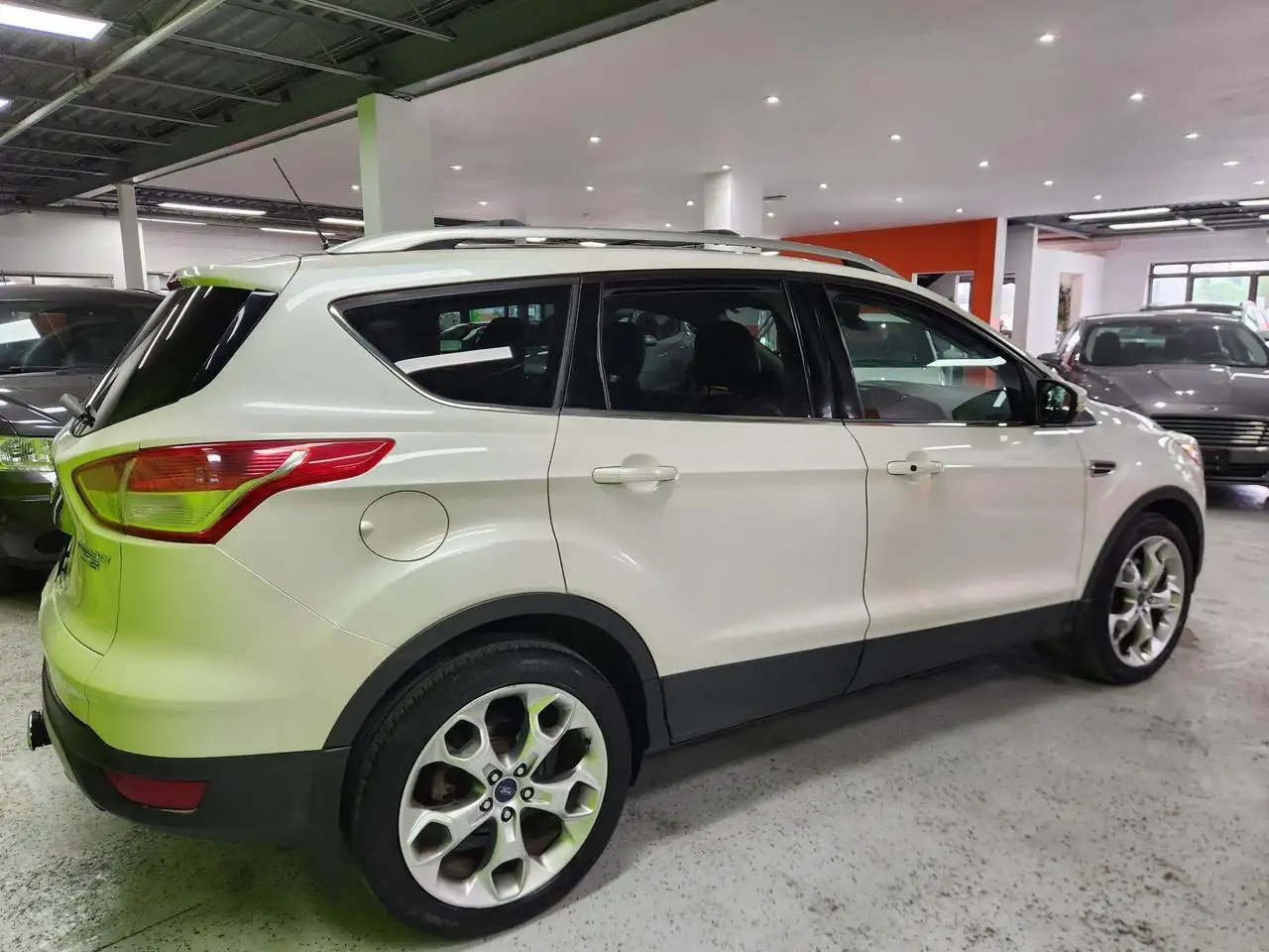 Ford Escape снимка Ford Escape