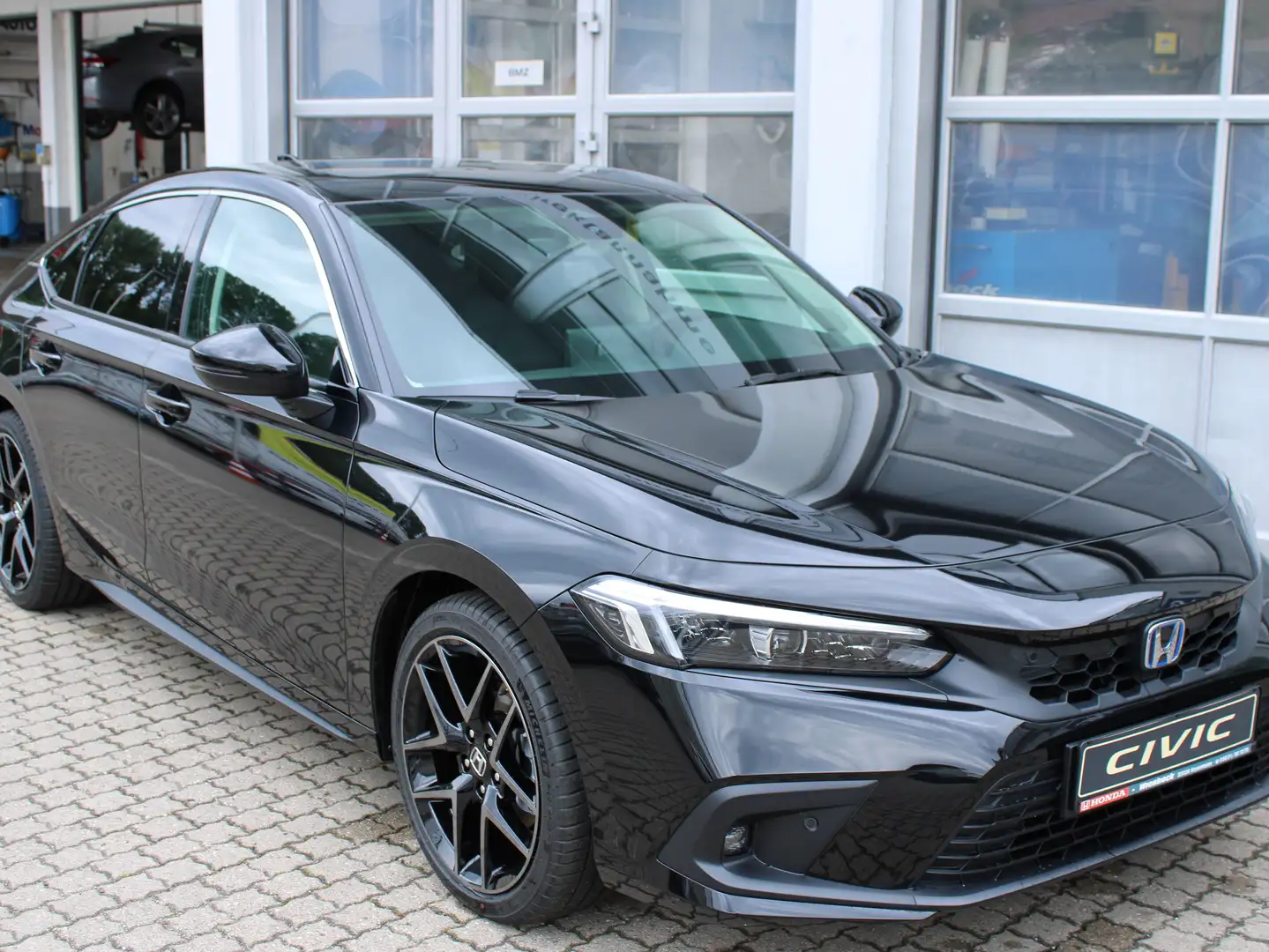 Honda Civic e:HEV Advance Schwarz - 1