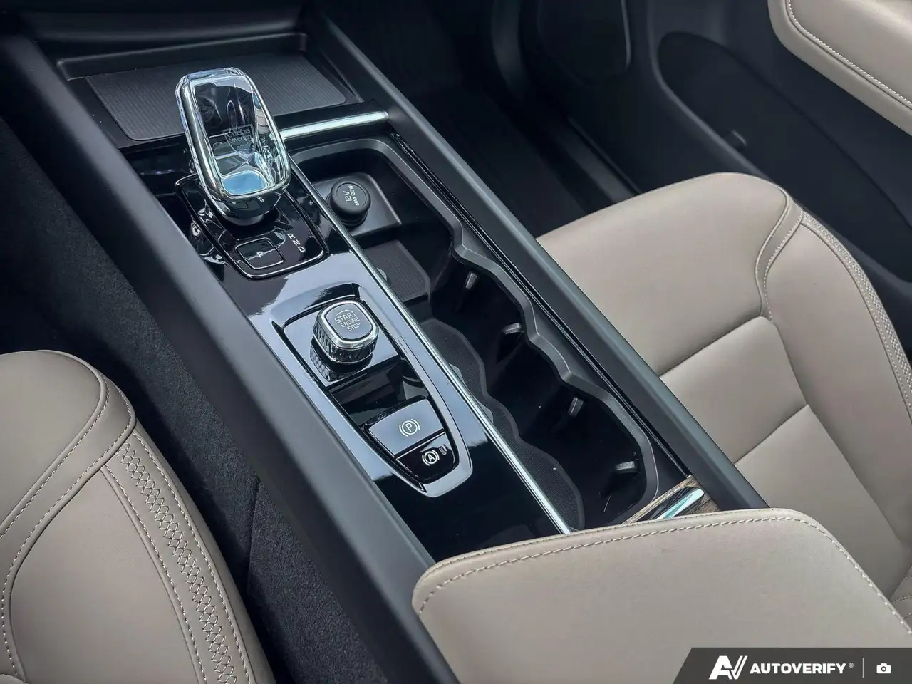 Volvo XC60 снимка Volvo XC60