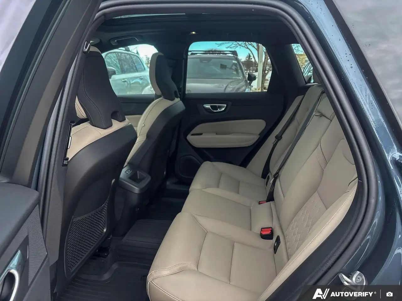 Volvo XC60 снимка Volvo XC60