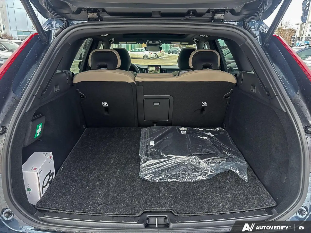 Volvo XC60 снимка Volvo XC60