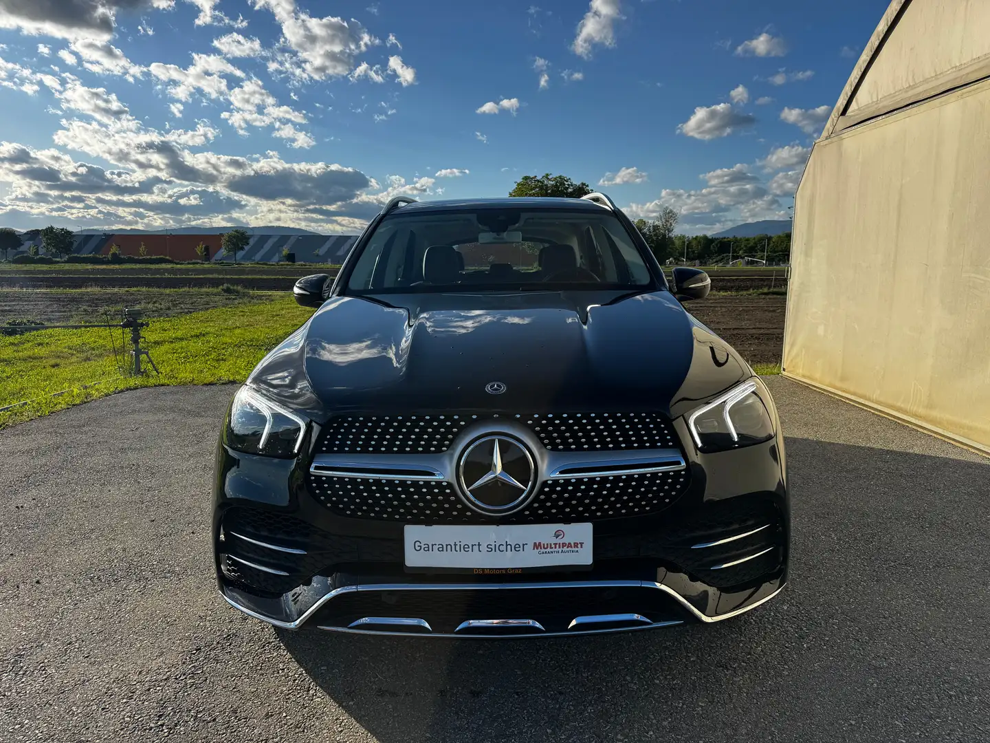Mercedes-Benz GLE 350 d 4Matic Aut. *AMG Line Exterieur; PANO; AHK uvm* Schwarz - 2