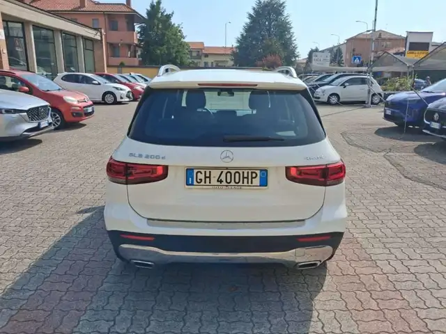 Mercedes-Benz GLB view 4