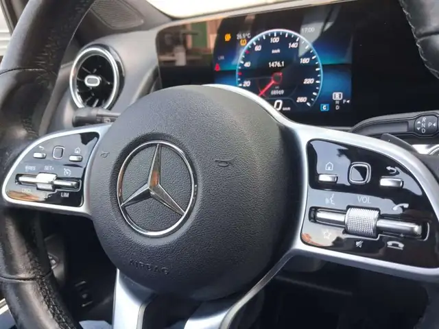 Mercedes-Benz GLB view 15