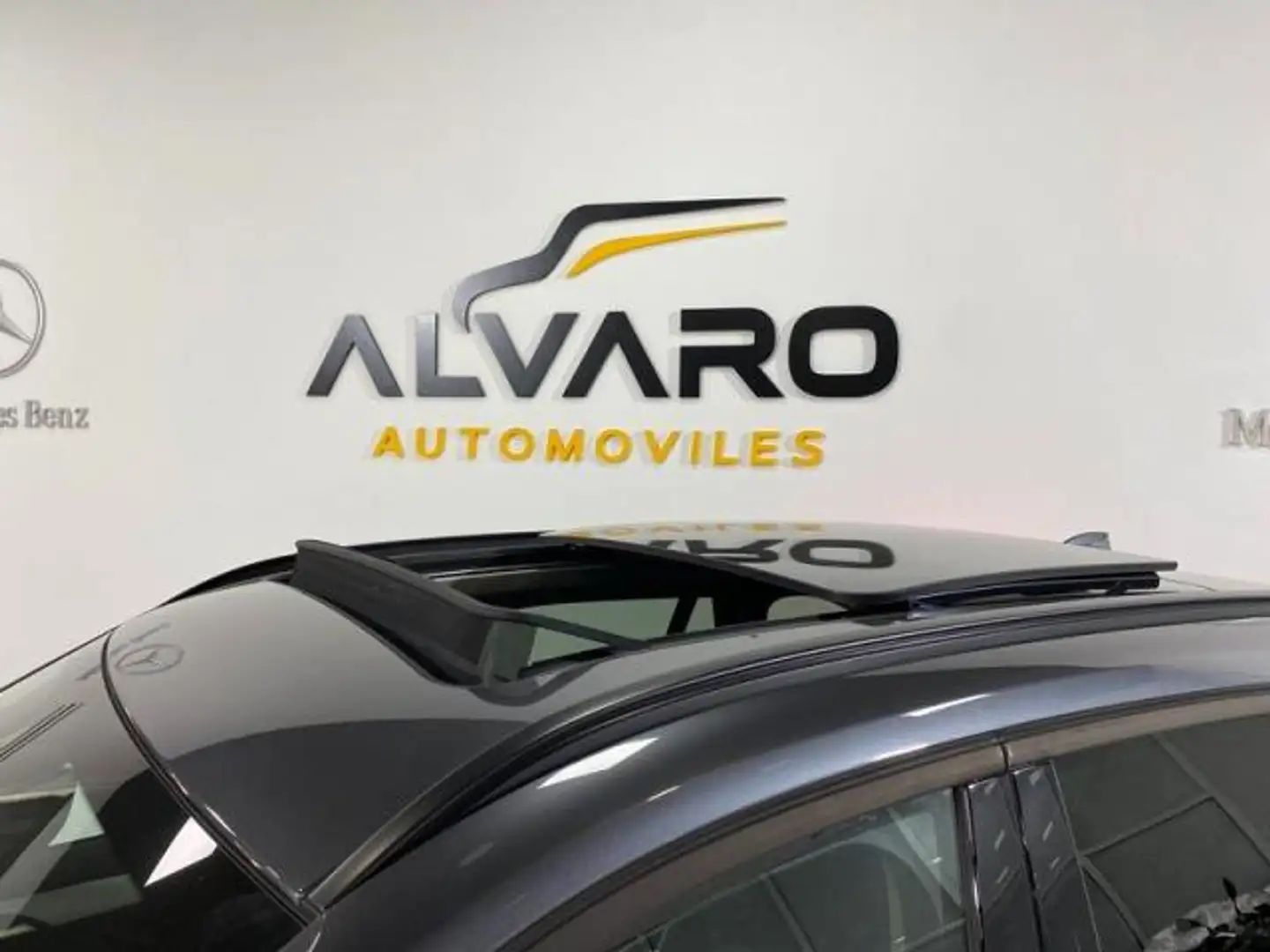 BMW X1 sDrive 18iA Gris - 2