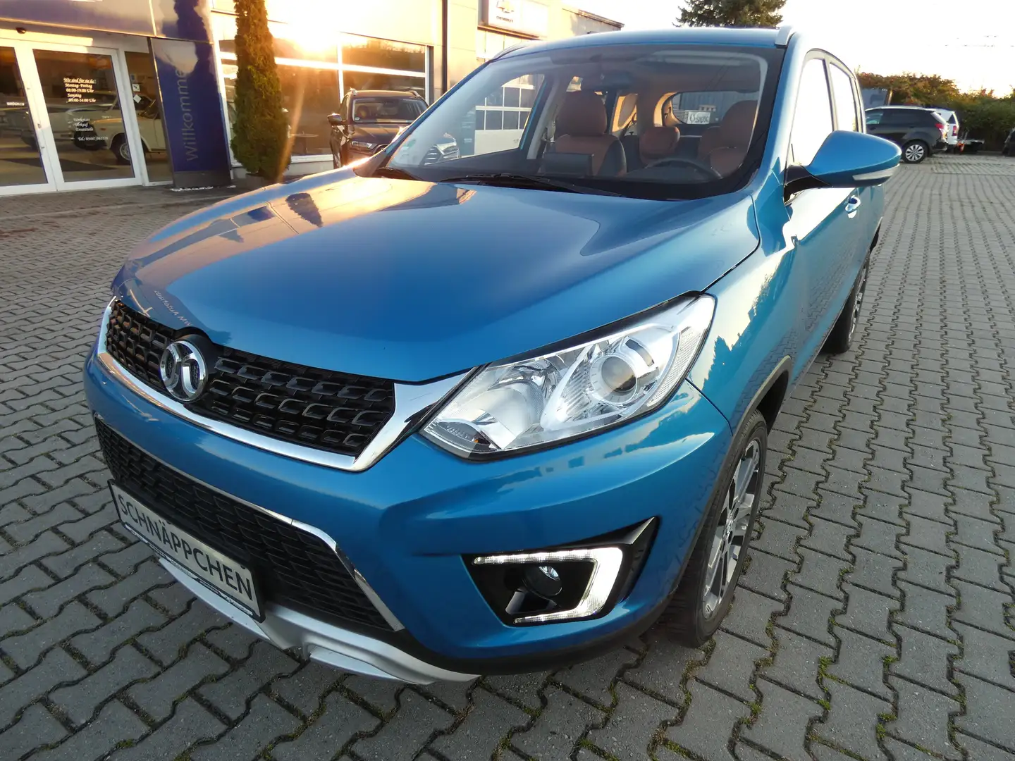 BAIC Senova X35 Luxury 1,5 Automatik, PDC, 17" Alu mit Allwetter Blau - 1