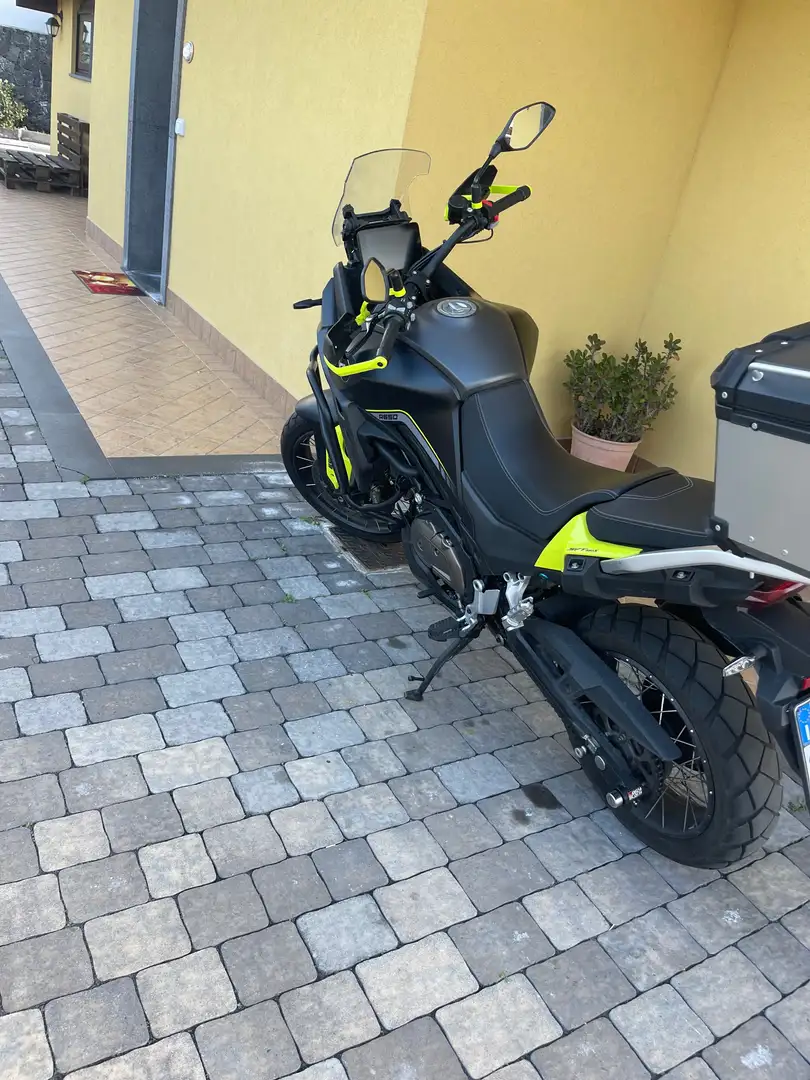 QJ Motor Svt 650 x Nero - 2
