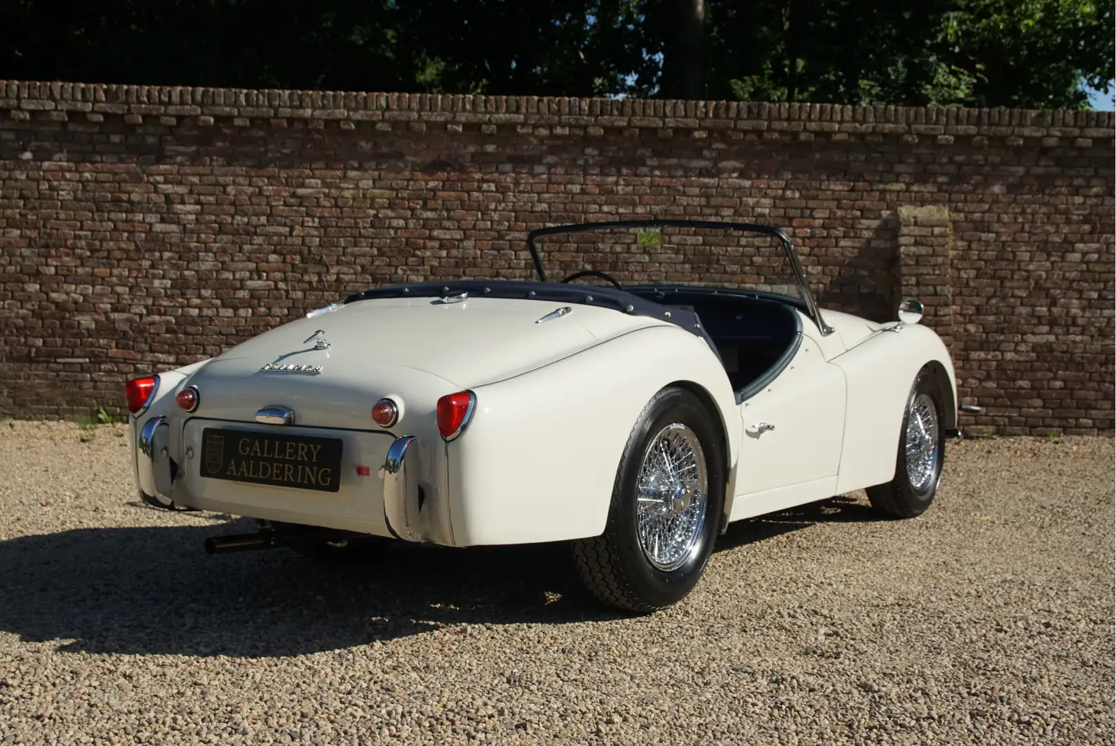 Triumph TR3 A Restored condition, Frame-off restoration in 200 Blanco - 2
