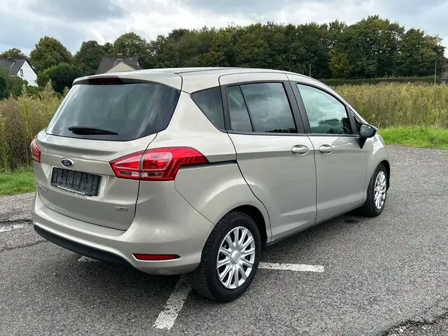 Ford B-Max view 5