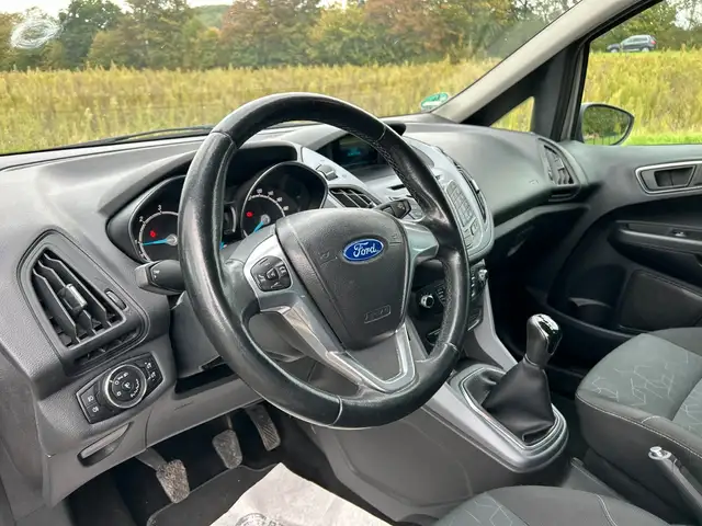 Ford B-Max view 14