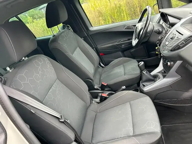 Ford B-Max view 26