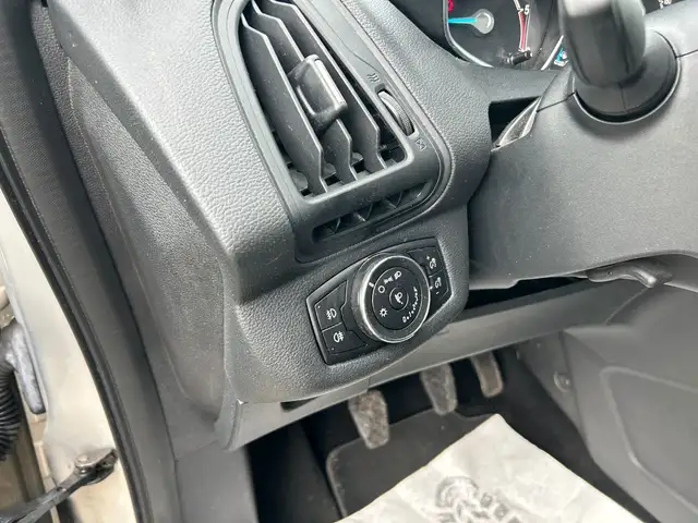 Ford B-Max view 13
