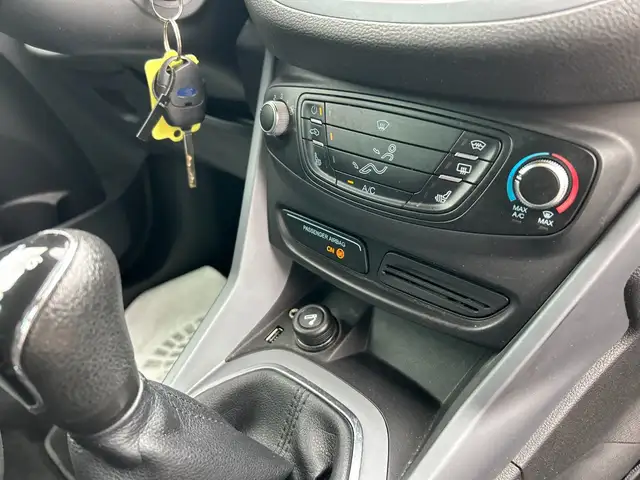 Ford B-Max view 25