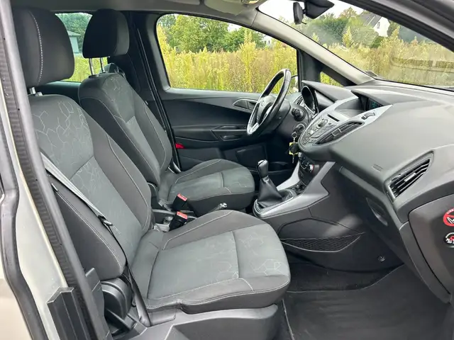 Ford B-Max view 22