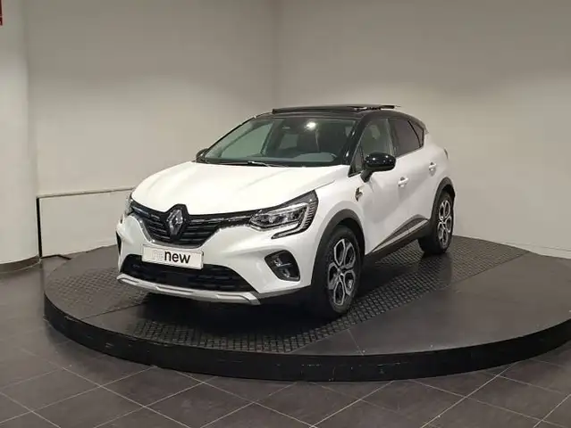 2022 Renault Captur in White for sale