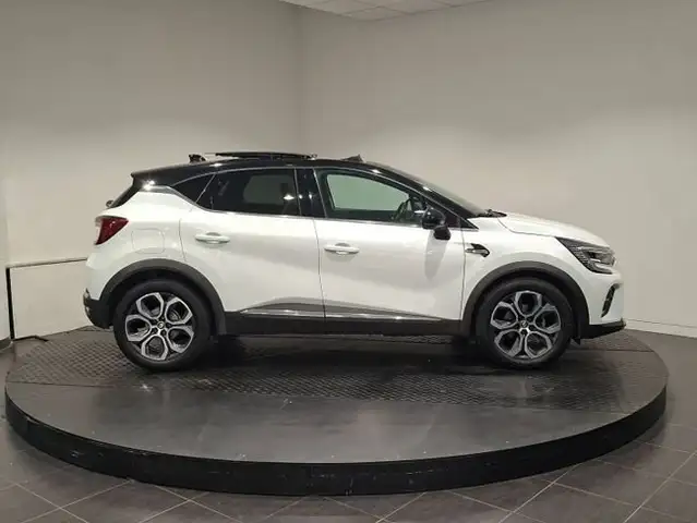 Renault Captur view 2