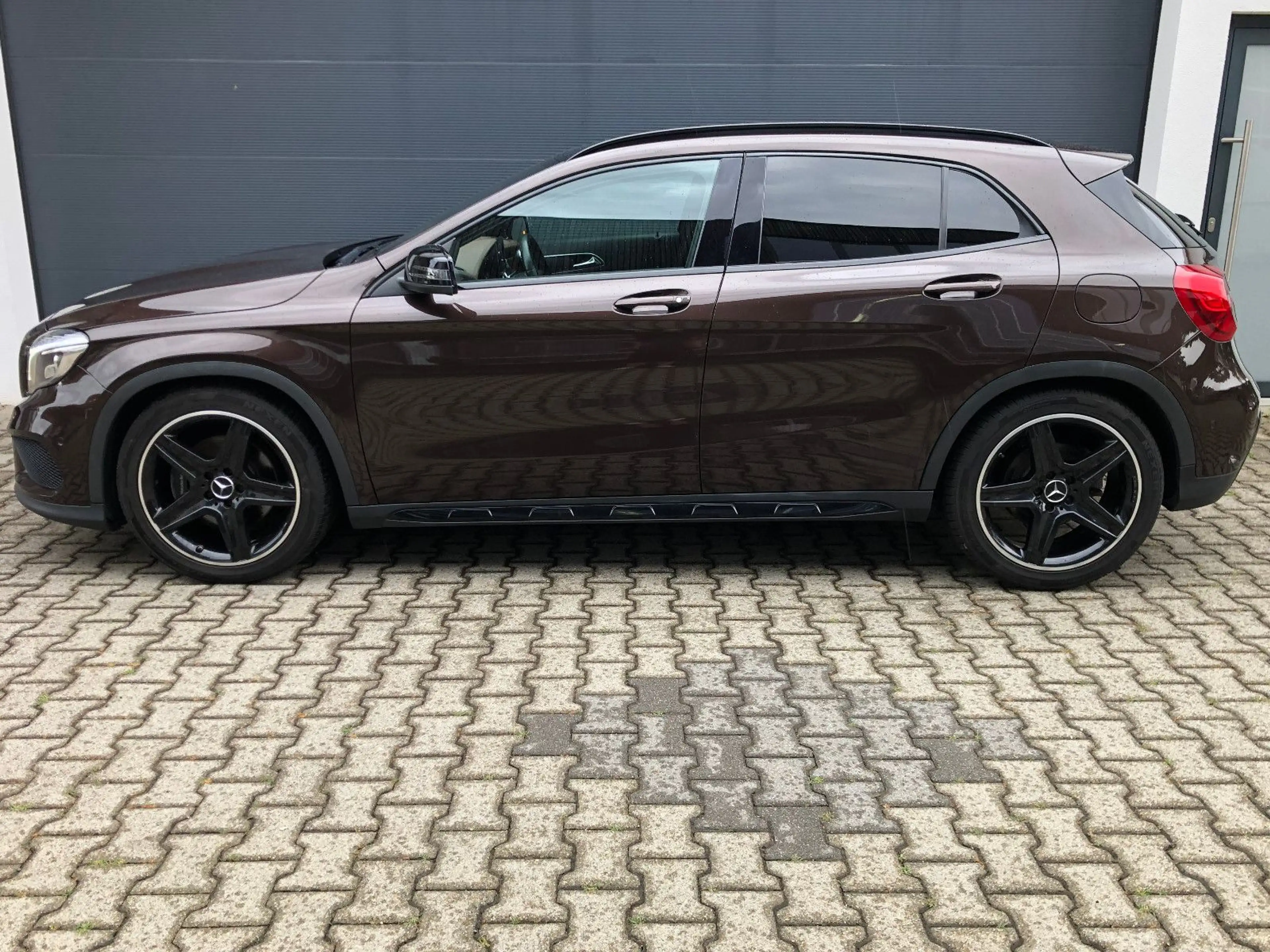 Mercedes-Benz GLA 220 d 4Matic AMG LED Navi Leder Kam Soundsy. — photo 8