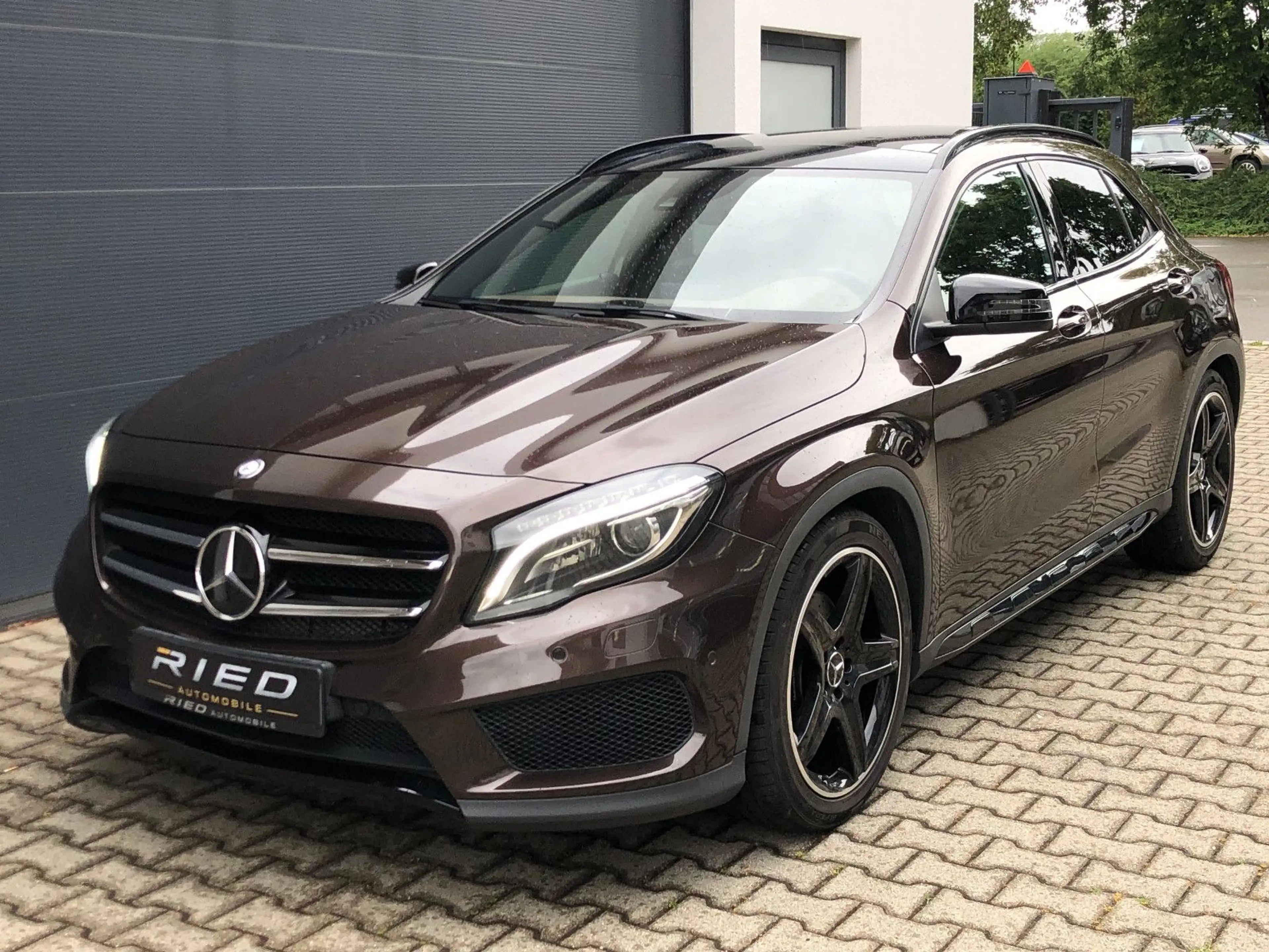 Mercedes-Benz GLA 220 d 4Matic AMG LED Navi Leder Kam Soundsy. — photo 9