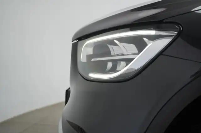 Mercedes-Benz GLC view 10