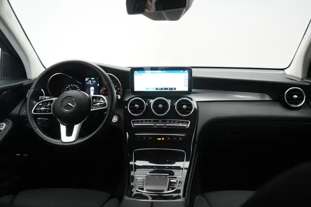 Mercedes-Benz GLC view 18