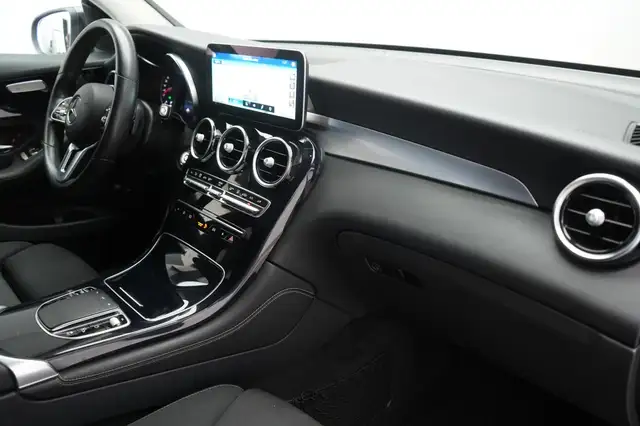 Mercedes-Benz GLC view 16