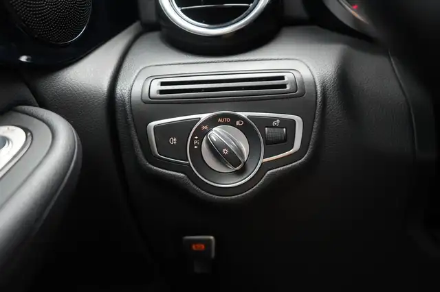 Mercedes-Benz GLC view 28