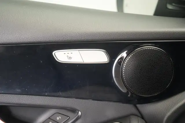 Mercedes-Benz GLC view 23