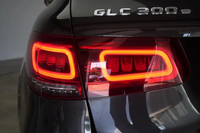 Mercedes-Benz GLC view 11