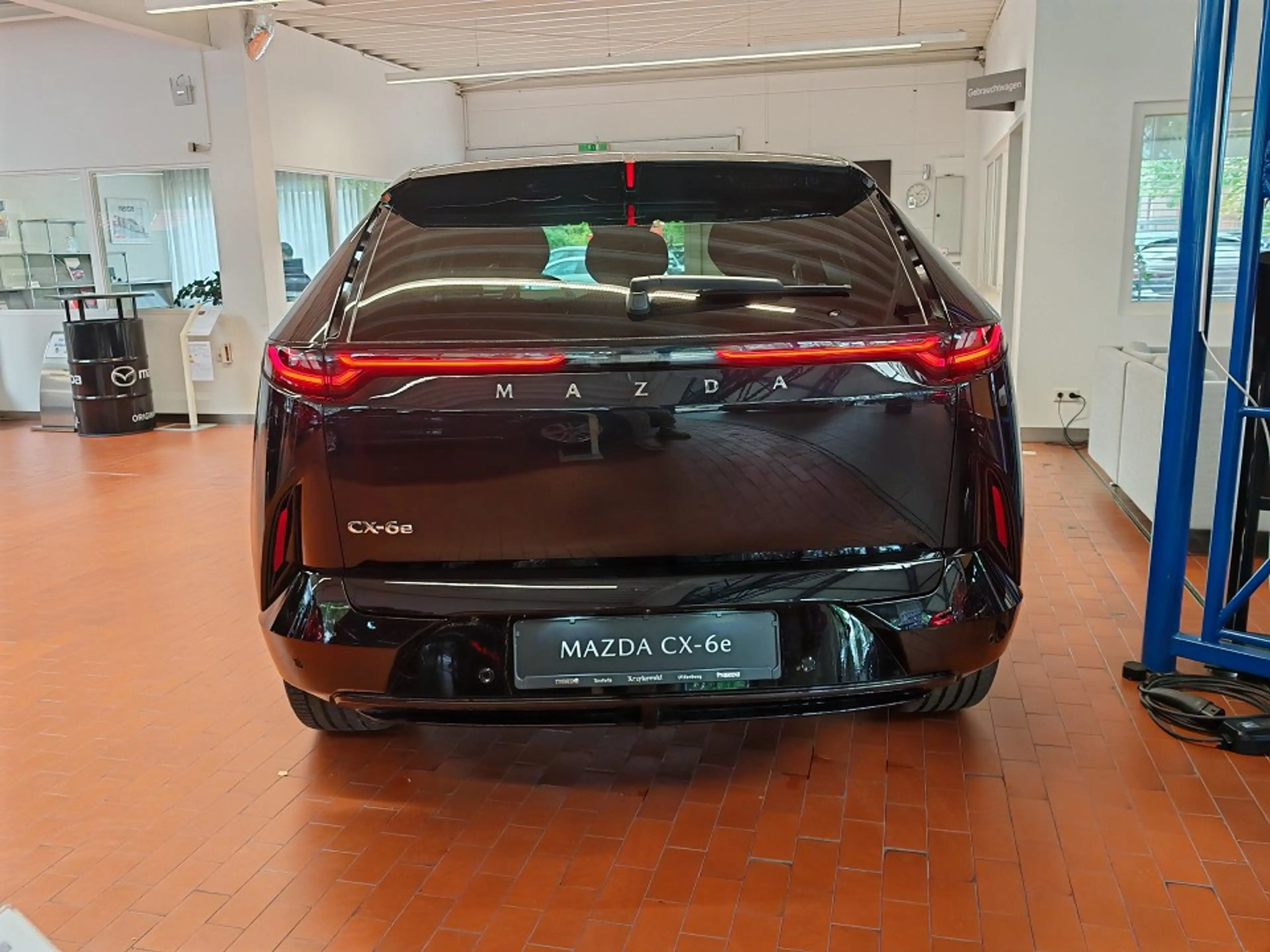 Mazda CX-6e EV 258ps — photo 7
