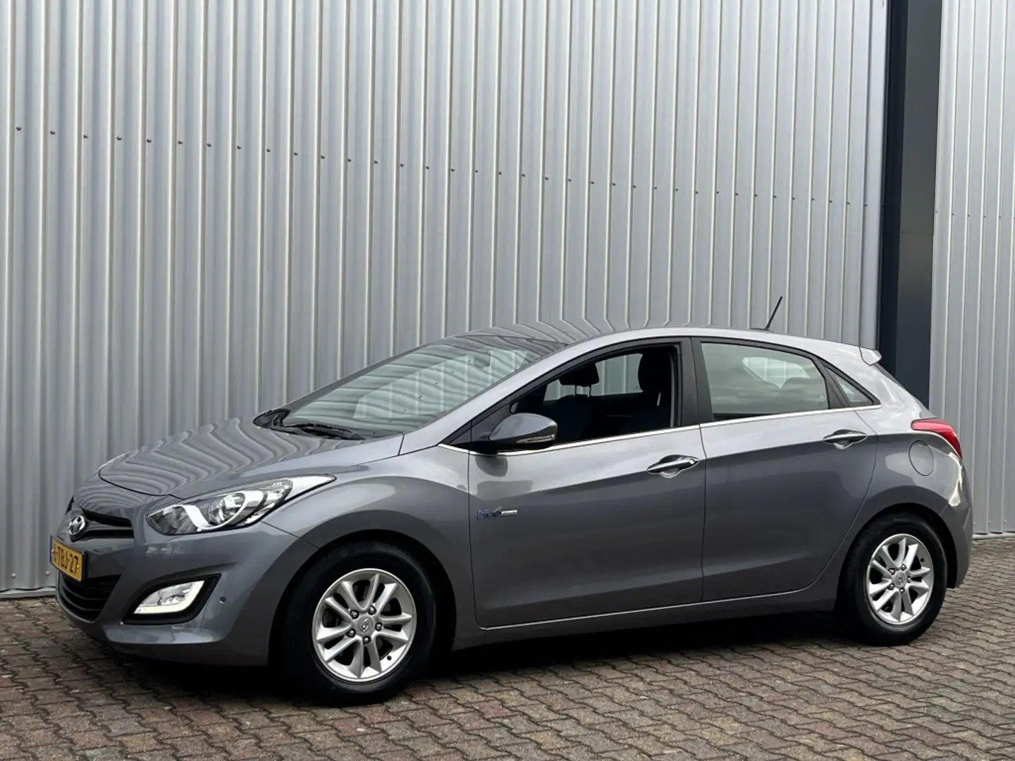 Hyundai i30 1.6 GDI i-Vision | Navigatie | Camera | Climate Co Gris - 2