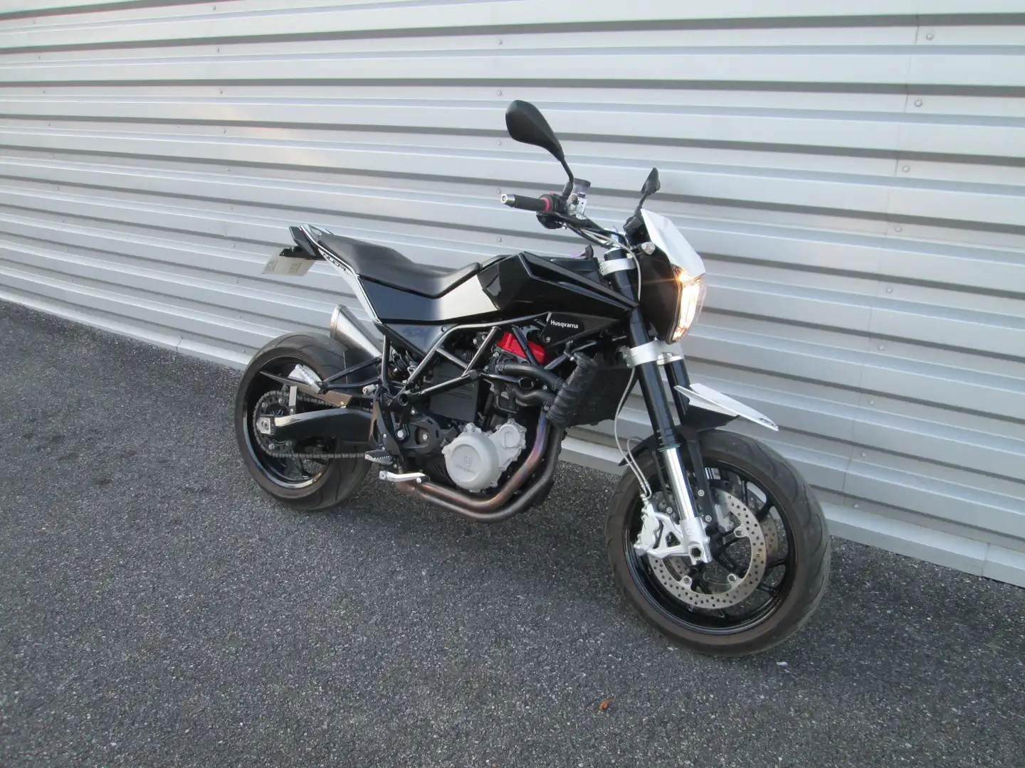 Husqvarna Nuda 900 Чорний - 1
