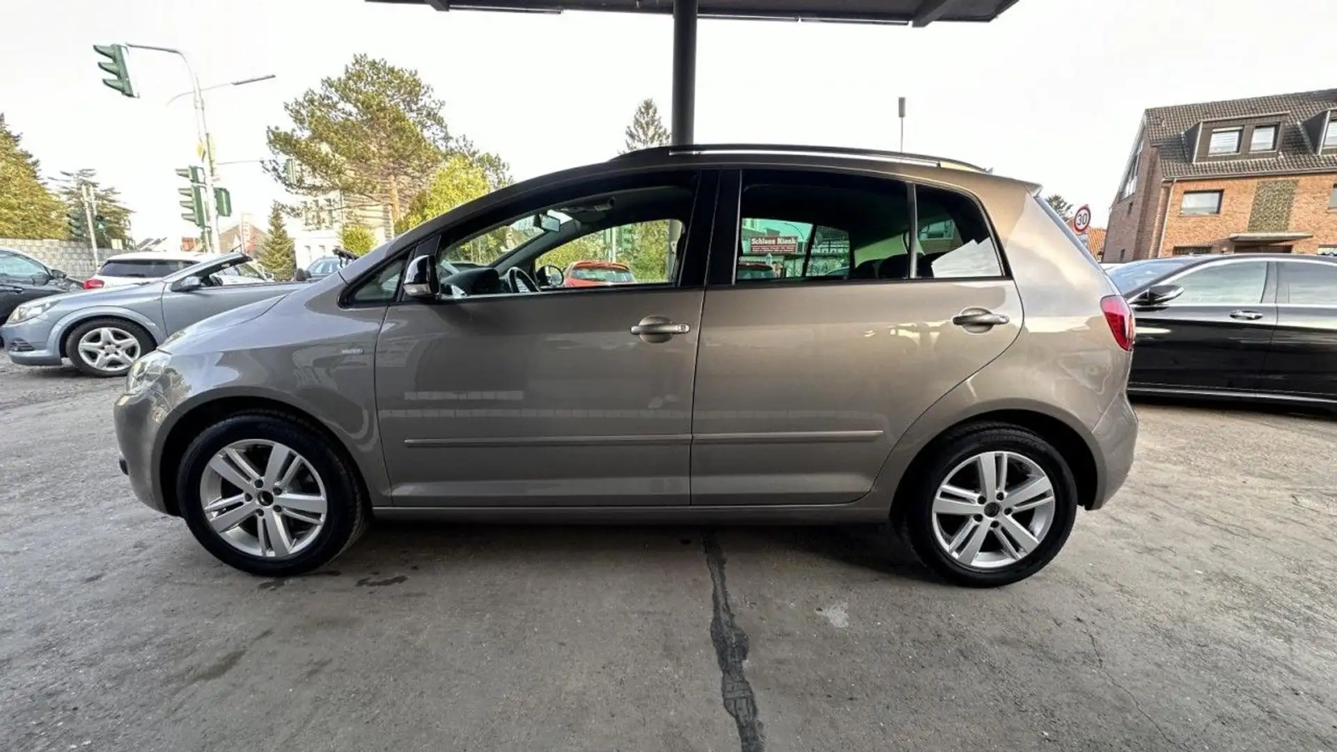 Volkswagen Golf Plus VI Match*Automatik*Shz*Pdc*Alus*8-Fach Braun - 2