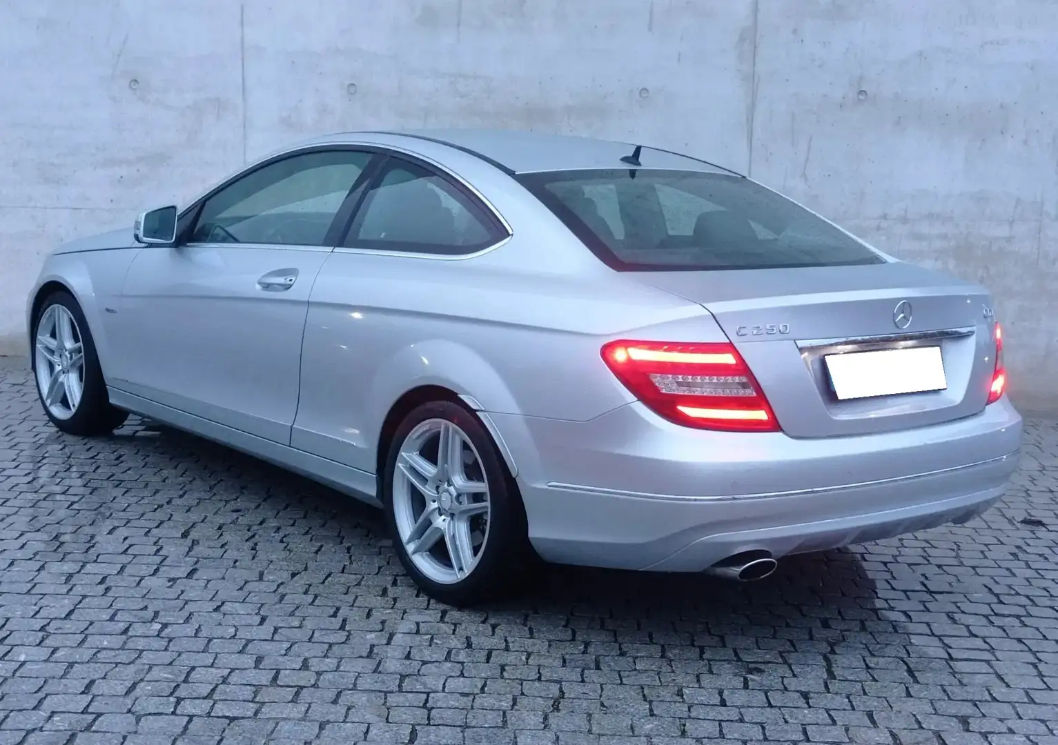 Mercedes-Benz C 250 C 250 CDI DPF Coupe (BlueEFFICIENCY) 7G-TRONIC Silber - 2