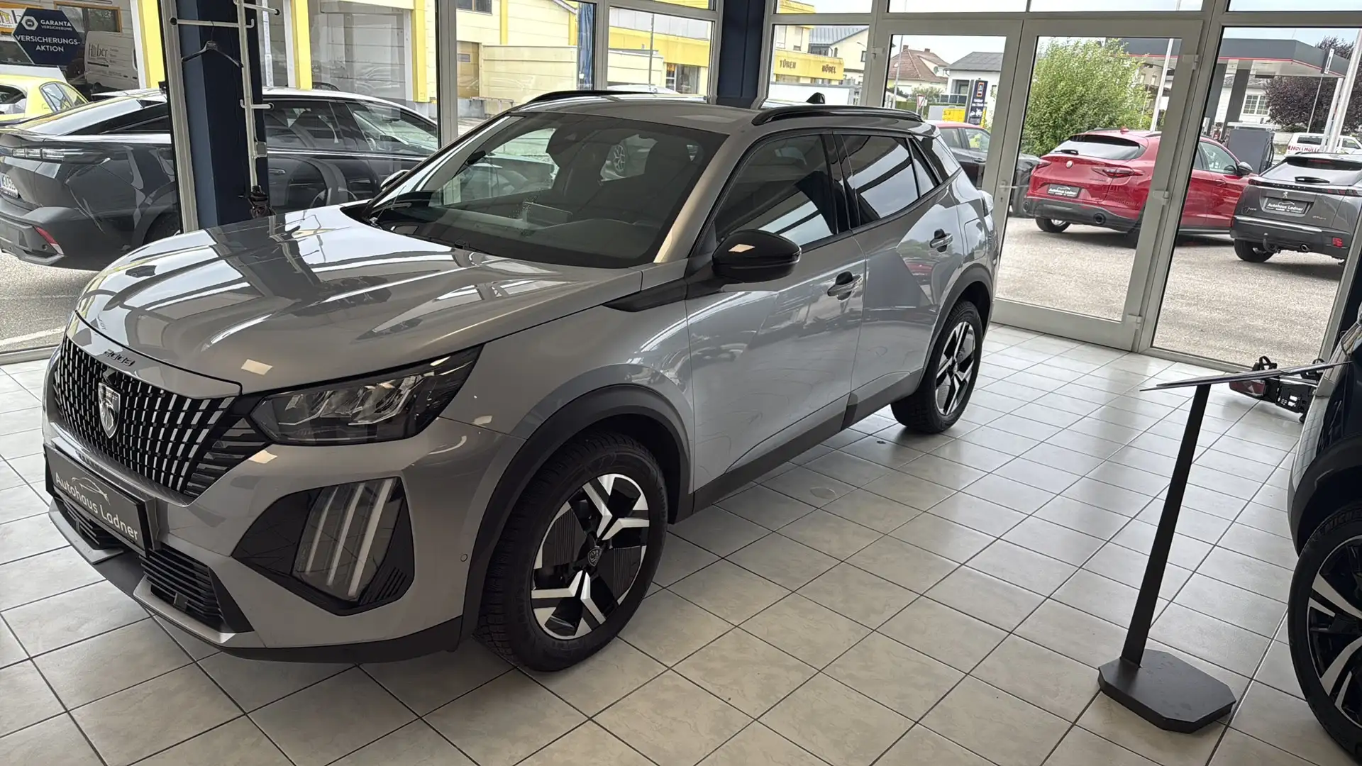 Peugeot 2008 Allure PureTech 100 Blanc - 1