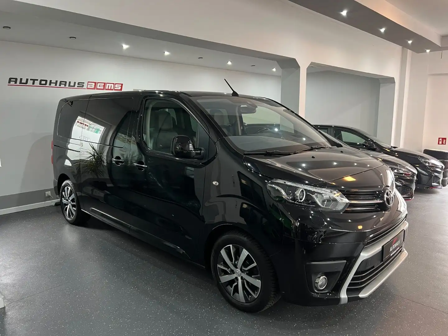 Toyota Proace Verso L1 Executive*ACC*HEAD-UP*LEDER*STAN Schwarz - 2
