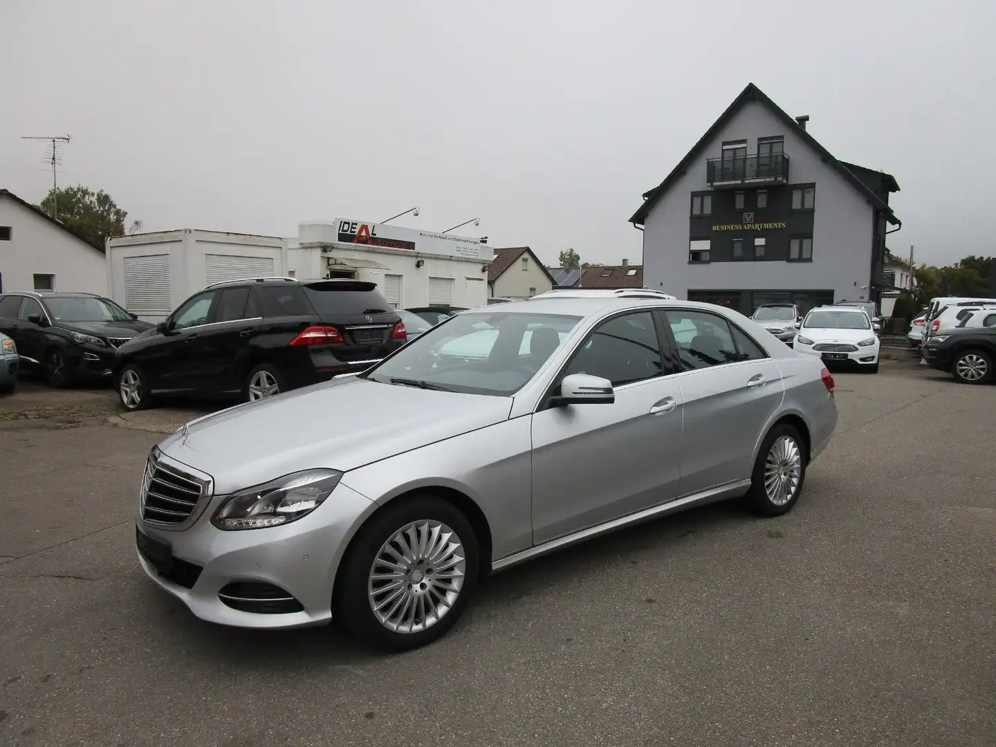 Mercedes-Benz E 200 CDI Lim. BE Elegance*LED*NAVI*PDC*8-FACH* Silber - 2