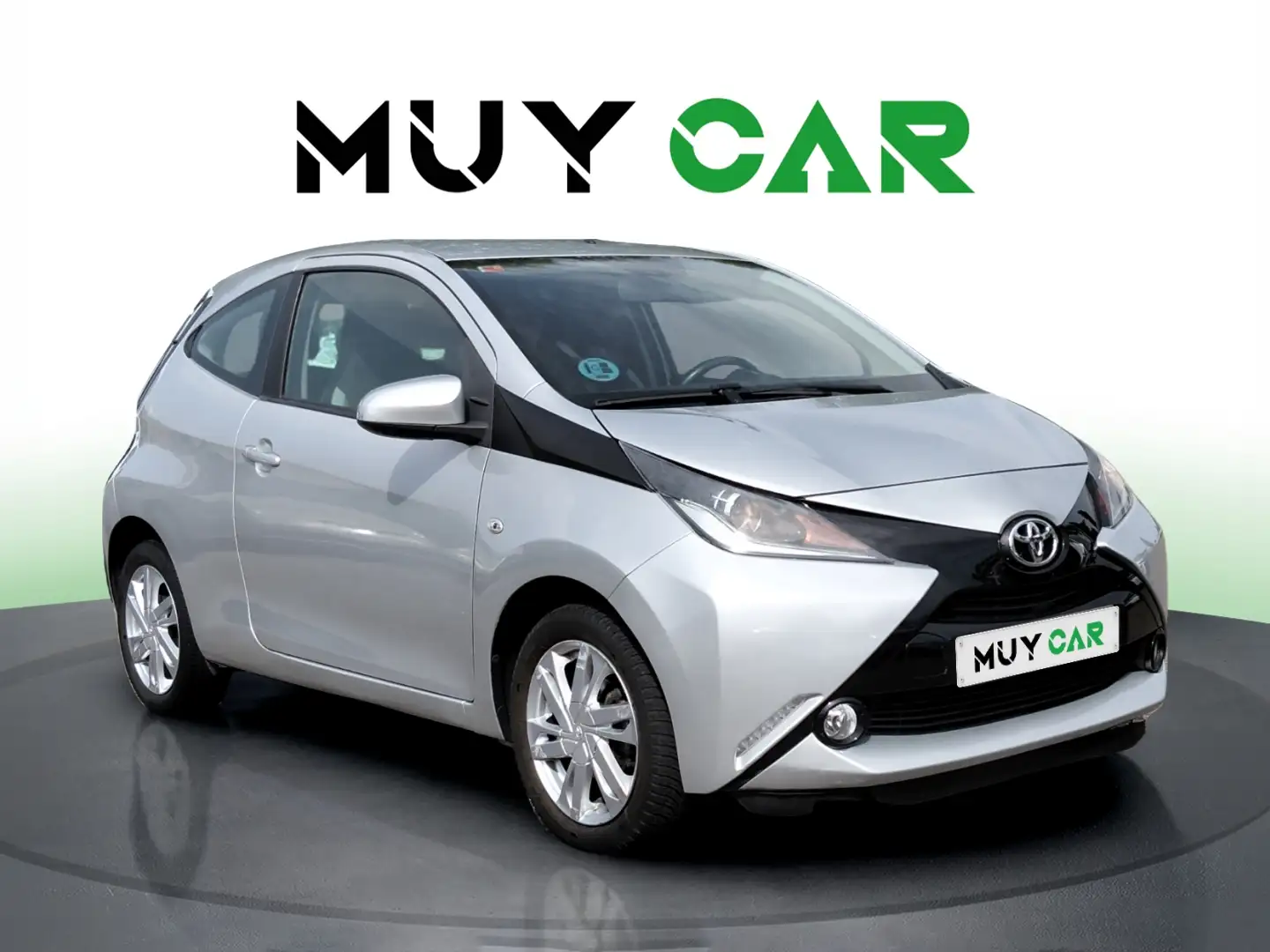 Toyota Aygo 1.0 VVT-i x-play Argent - 1