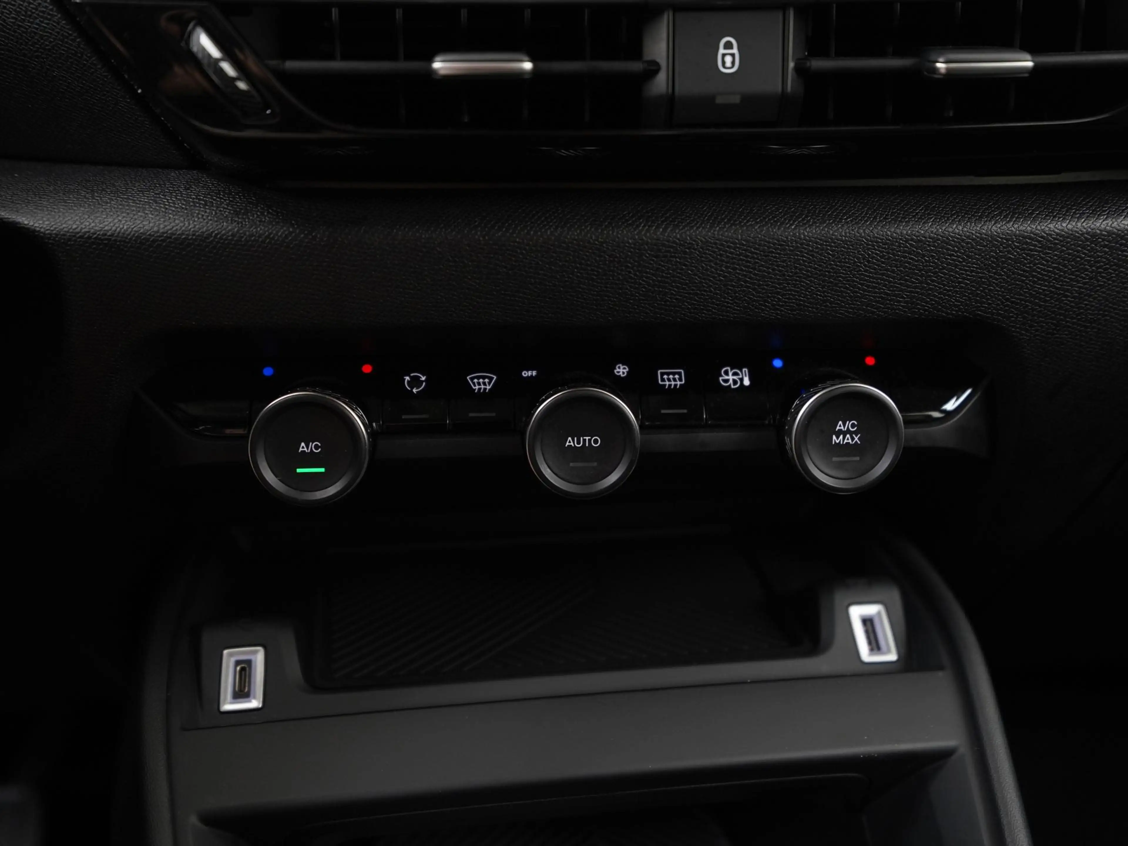 Citroen E-C4 Electric Feel 50 kWh | SOH 91% | 3 Fase | Zondag Open! — photo 13