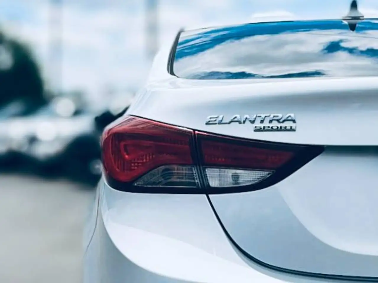 Hyundai ELANTRA fotografie Hyundai ELANTRA