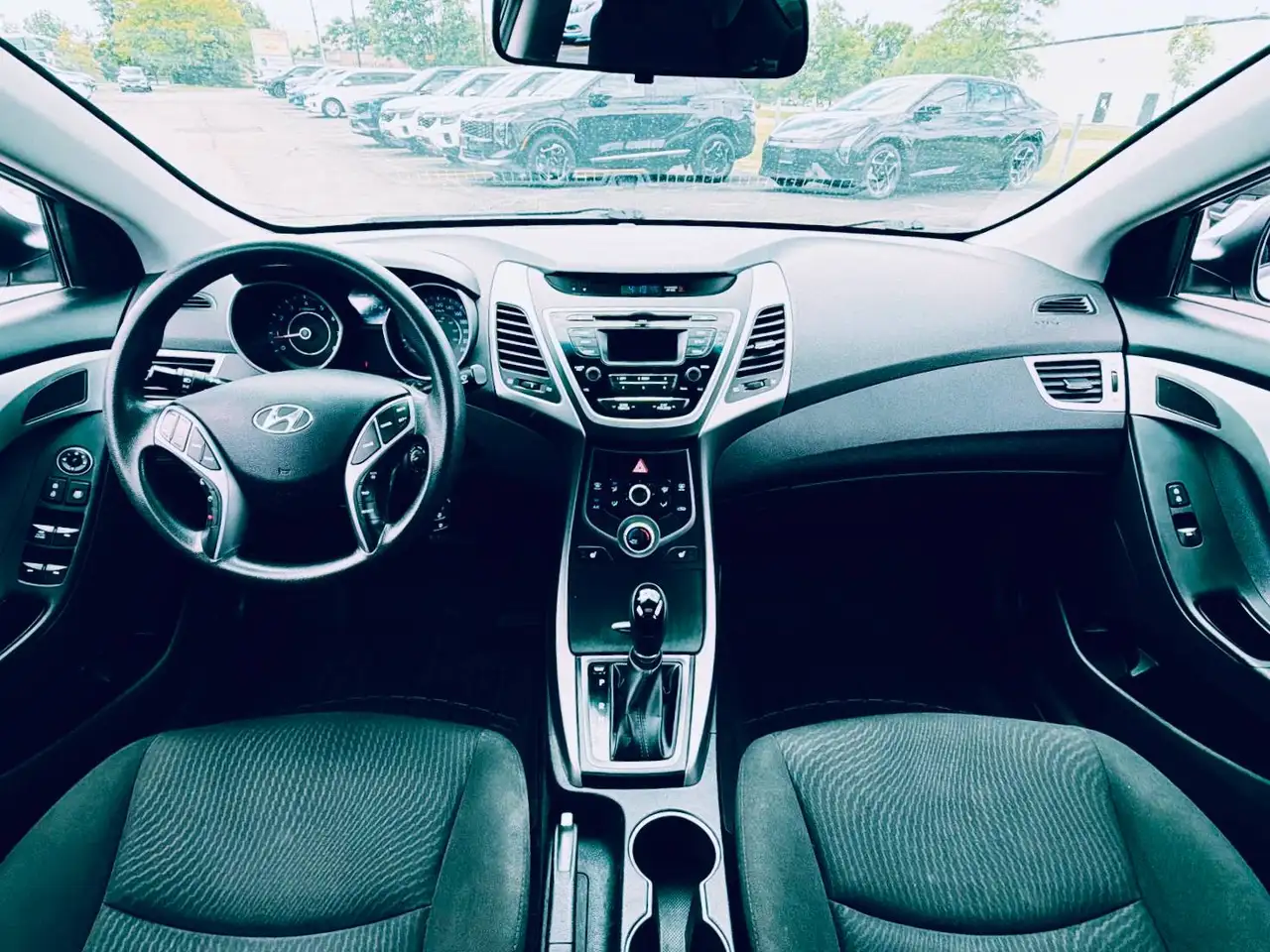 Hyundai ELANTRA fotografie Hyundai ELANTRA