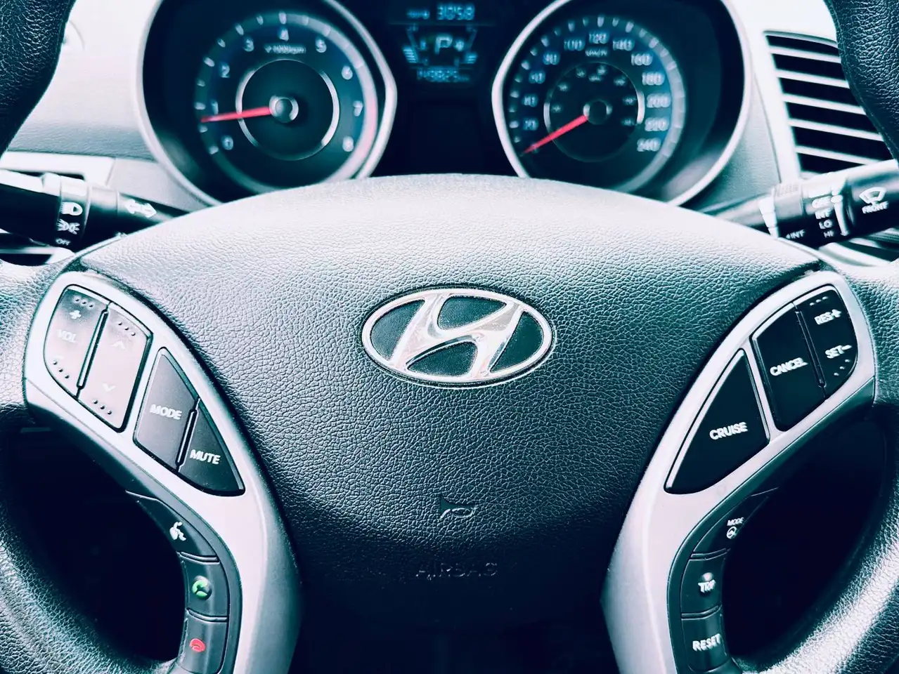 Hyundai ELANTRA fotografie Hyundai ELANTRA