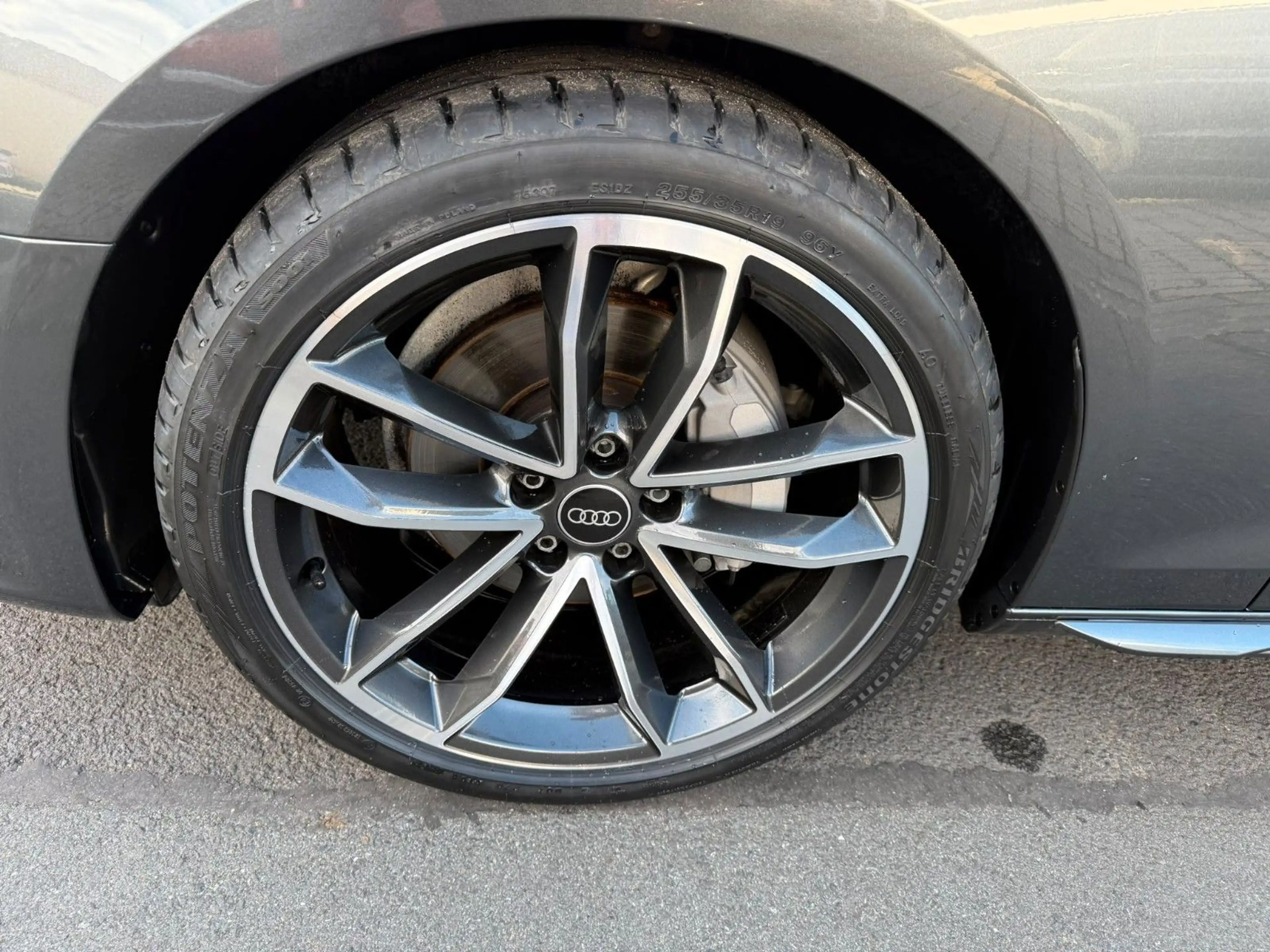 Audi A4 Avant 40 TDI quattro S line — photo 5